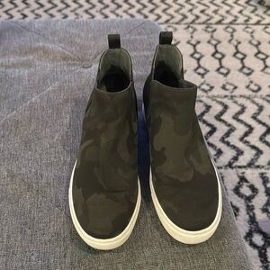 Steve Madden Army Wedges
